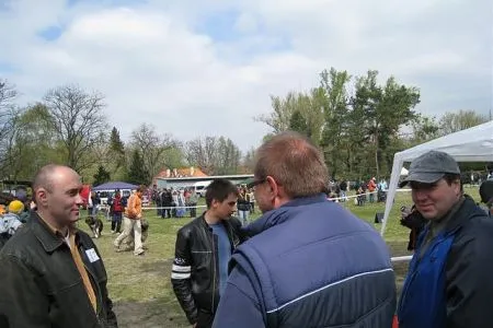 kavkazáci pri kruhu